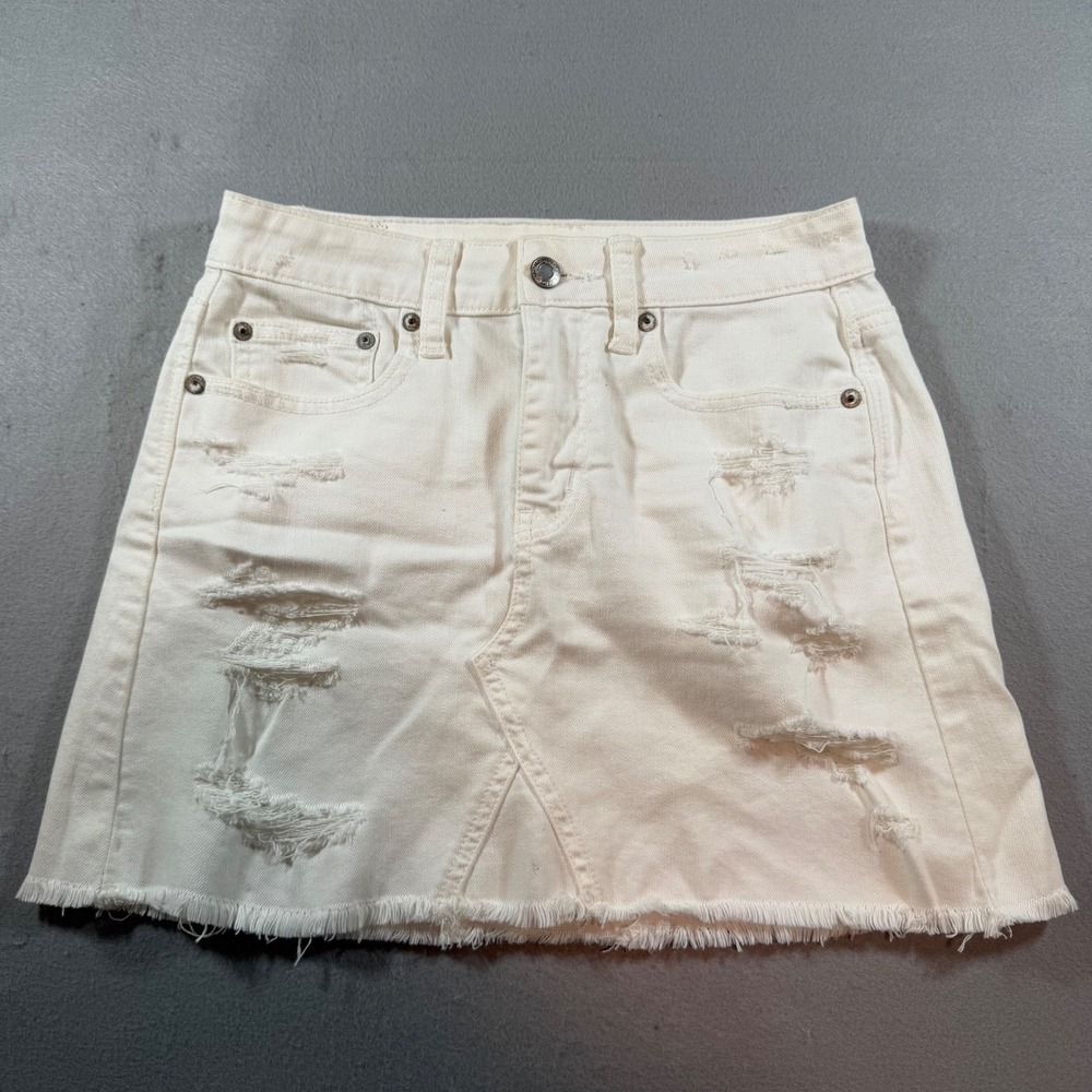 American Eagle White Distressed Denim Mini Skirt Raw Hem Stretch Size 0
